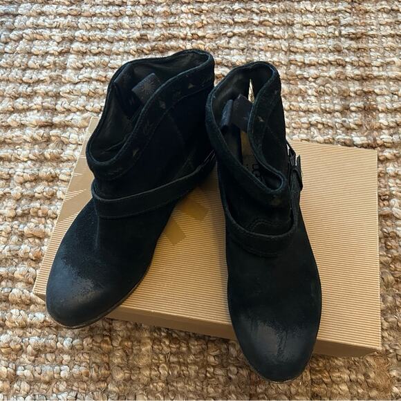 UGG Black Women’s Ankle Booties- Austin style-size 7 - Picture 3 of 12